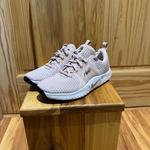 Women’s Nike Sneakers - excellent condition. Size 9 mauve/silver color